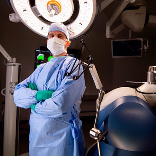 Mako Robotic-Arm and doctor