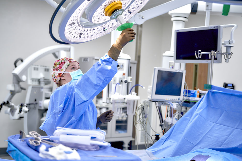 Nurse in OR
