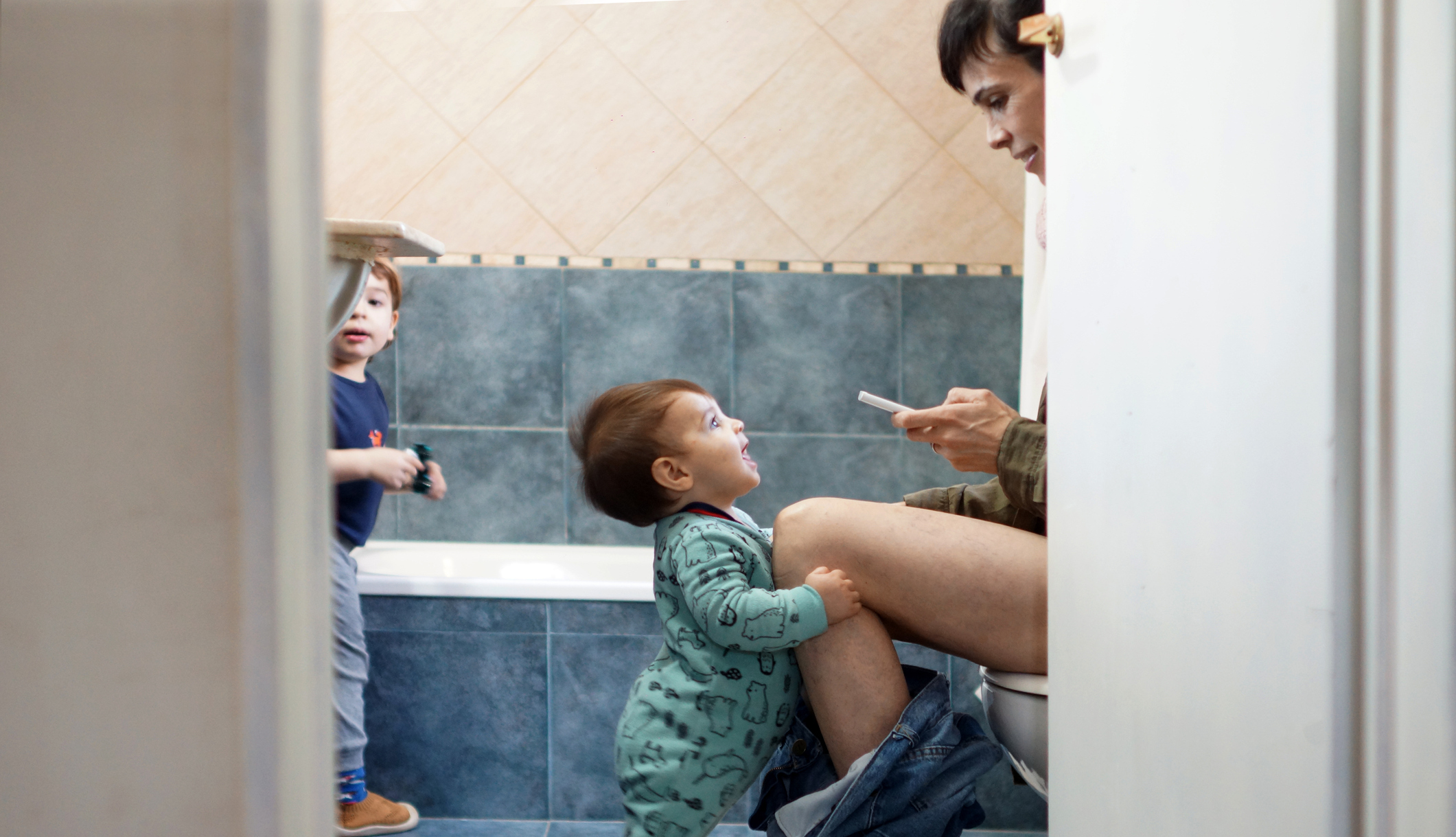 New Moms: 10 Things a Pelvic Floor Therapist Wants You to Know