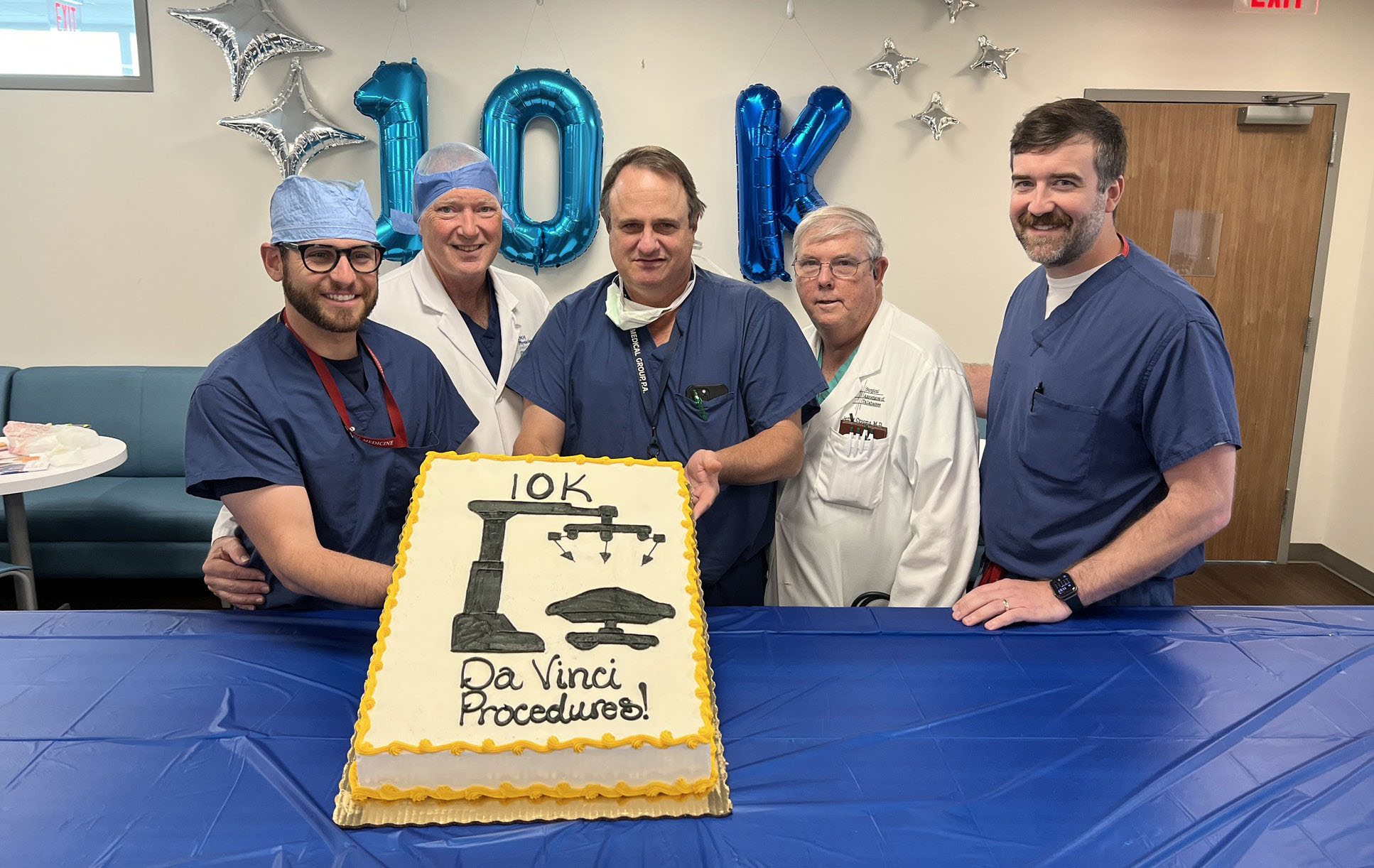 TMH team celebrates 10K robotic surgeries